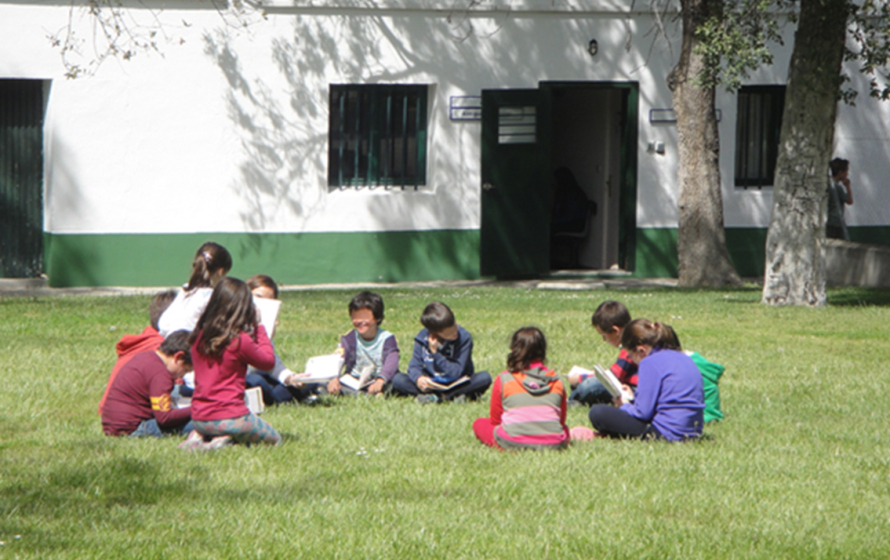 El patio escolar puede ser un espacio idóneo para el aprendizaje. (En la imagen Colegio Amorós de Madrid).